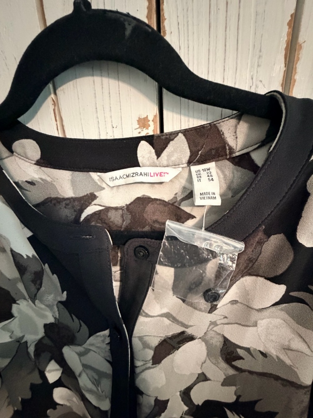 Isaac Mizrahi Black, White & Gray Floral Button-Front Jacket NWOT - Picture 3 of 7